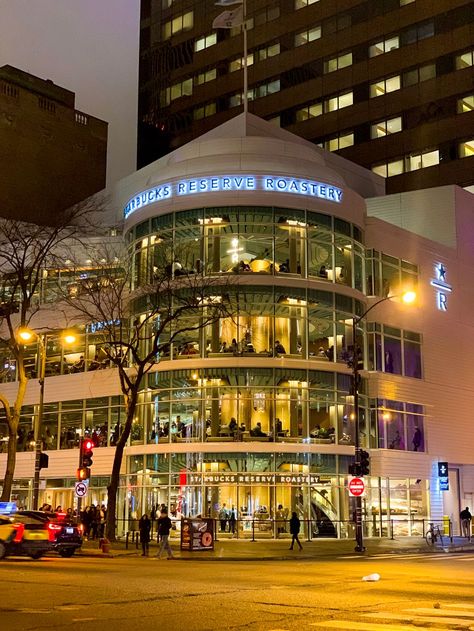 Starbucks Roastery Chicago, Biggest Starbucks In The World, Starbucks Reserve Roastery Chicago, Starbucks Reserve New York, Starbucks Reserve Nyc, Chicago Michigan Ave, Starbucks Reserve Chicago, Barista Lifestyle, Nye Chicago