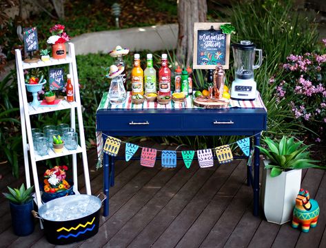 While we’re talking margaritas though, I think it’s *highly* important to note that they’re pretty darn tasty at ANY time of year! So with that in mind, these tips were designed to come in handy whenever you’re in the mood to fiesta in style, whether it’s for Cinco de Mayo or beyond. Margarita Station, Taco Tuesday Birthday, Agave Margarita Recipe, Taco Birthday Party, Agave Margarita, Taco Birthday, Margarita Party, Surprise 30th Birthday, Traditional Margarita