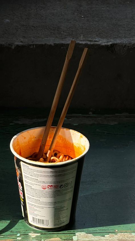 #snack #snackrecipes #ramen #aesthetic #food #foodporn #noodles #instant #noodlerecipes #spicy #spicyfood #korean #seoul #bts Instant Ramen Aesthetic, Cup Noodles Aesthetic, Instant Noodles Aesthetic, Korean Ramen Aesthetic, Spicy Instant Ramen, Ramen Cup Noodles, Ramen Aesthetics, Ramen Aesthetic, Cup Ramen