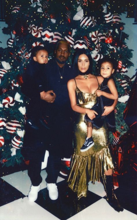 Kim Kardashian Christmas, Kardashian Christmas Party, Kanye West Family, Kardashian Christmas, Kim Kardashian Family, Kim And North, Kanye West And Kim, Kim Kardashian Kanye West, Kim And Kanye