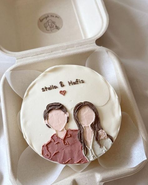 Cake Anniversary Korea, Korean Cake Anniversary, Personal Cakes Mini, Korean Cake For Boyfriend, Aniversary Cakes Designs, Anniversary Cake Aesthetic, Cake Korea, Cake Korean, Couple Illustrations