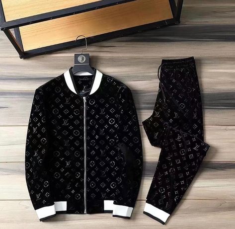 Louis Vuitton Tracksuit, Dapper Mens Fashion, Paris Mens Fashion, Black Men Fashion Swag, Dressy Casual Outfits, Hoodie Pants, Black Men Street Fashion, Dope Outfits For Guys, Designer Sweatshirts