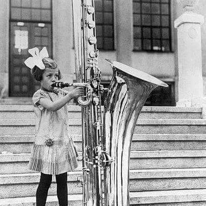 Some people are just not happy to start on the recorder @roots.music.tshirts Saxophone Photography, Girl With Guitar, Bass Saxophone, Saxophone Players, Trumpet Players, Free Jazz, Cool Jazz, Jazz Funk, Jazz Club