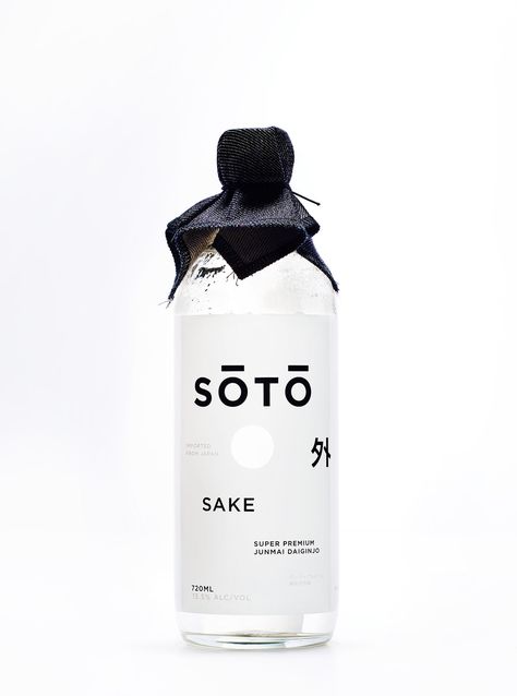 The Dieline Awards 2017: SOTO SAKE - SUPER PREMIUM JUNMAI DAIGINGO — The Dieline | Packaging & Branding Design & Innovation News Japanese Tapas, Northern Japan, Japanese Packaging, Bottle Design Packaging, Alcohol Packaging, Sake Bottle, Skincare Packaging, Perfume Packaging, Japanese Sake