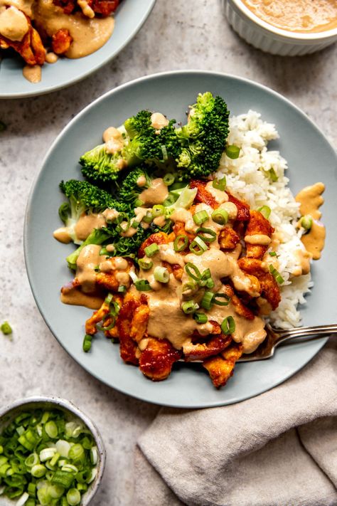 Red Curry Chicken Stir Fry with Spicy Cashew Sauce Recipe - Pinch of Yum Curry Chicken Stir Fry, Meaty Meals, Spicy Cashews, Red Curry Chicken, Pinch Of Yum, Cashew Sauce, Fluffy Rice, Stir Fry Recipes Chicken, Citrus Chicken