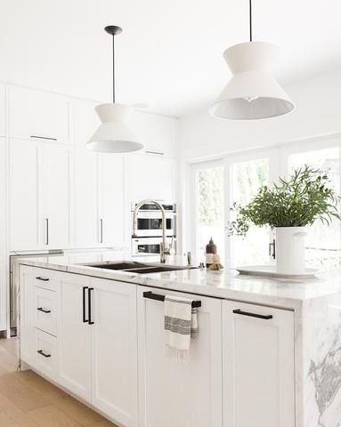 White Kitchen Black Handles, White Kitchen Black Hardware, Kitchen Black Handles, Kitchen Black Hardware, White Kitchen With Black Hardware, Kitchen With Black Hardware, White Cabinets Black Hardware, Black Hardware Kitchen, Dream Kitchen White