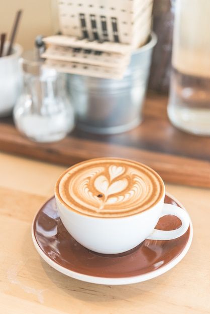 Latte coffee cup | Free Photo #Freepik #freephoto #coffee-latte #hot-coffee #cappuccino #latte Hot Cappuccino, Americano Coffee, Coffee Cappuccino, Sweet Jeans, Coffee Images, Drink Photo, Coffee Latte, Free Photo, Hot Coffee