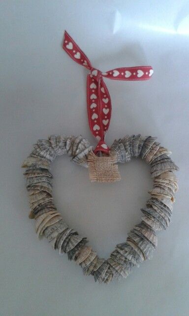 Hanging heart made from limpet shells collected feom Porthcawl beaches Limpet Shell Art, Limpet Shell Crafts, Christmas Fair Ideas, Seashell Christmas Ornaments, Seaside Home Decor, Limpet Shell, Shell Wind Chimes, Seashell Projects, Shell Craft