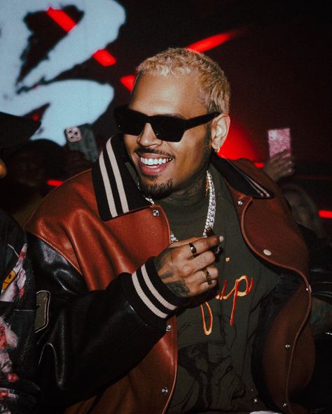 Chris Brown 2023, Chris Brown Funny, Chris Brown Photos, King Chris, Outfits For Teenage Guys, Chris Brown Outfits, Chris Brown Official, Album Release Party, Chris Brown Wallpaper