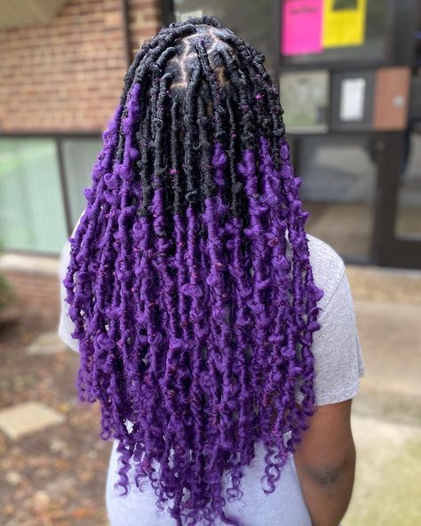 Butterfly Locs Purple And Black, Long Butterfly Locs With Color Purple, Purple Faux Locs, Butterfly Locks With Color, Butterfly Locs Purple, Ombre Butterfly Locs, Purple Soft Locs, Long Butterfly Locs With Color, Pink Purple Hair