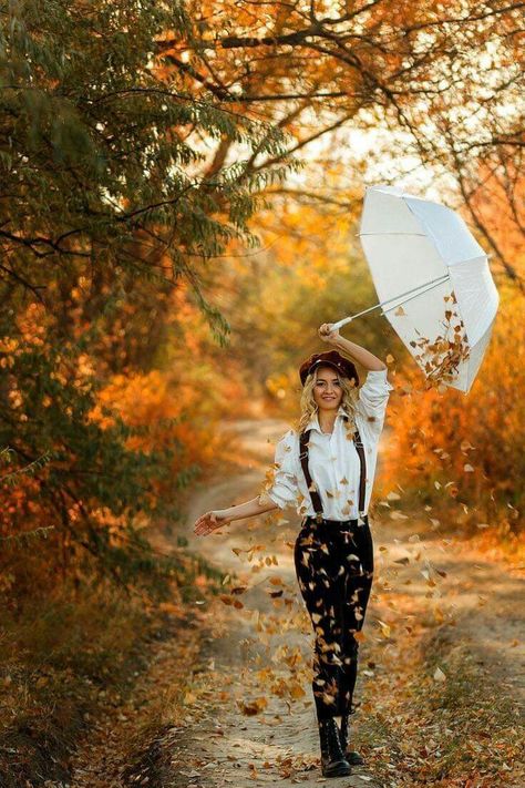 Umbrella Project, Pumpkin Patch Photography, Fall Photo Ideas, Fall Photoshoot Ideas, Forest Walks, Fall Photo Shoot Outfits, Fall Shoot, Come Back Soon, Pumpkin Patches