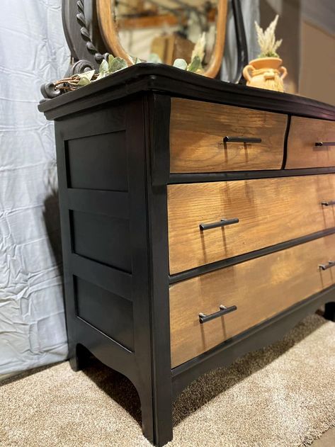 Two Tone Furniture, Painted Nightstand, Furniture Flipping Business, Black Dresser, Revamp Furniture, Refinishing Furniture Diy, Bedroom Drawers, Diy Home Furniture, Furniture Renovation