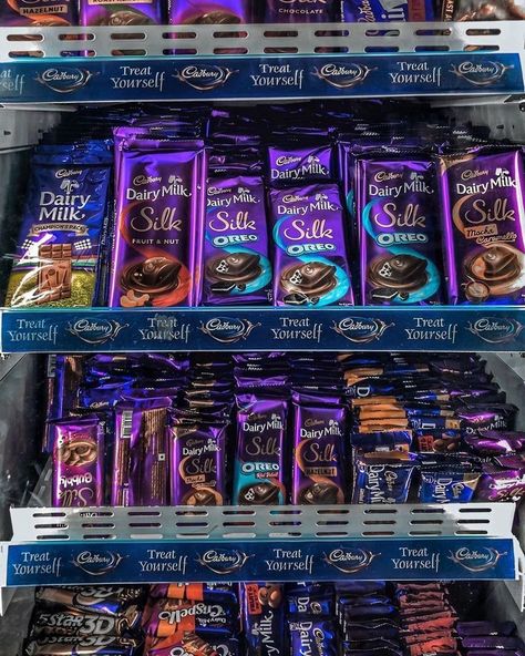 Silk Oreo, Dairy Milk Chocolate Snap, Fini Tubes, Cadbury Chocolate Bars, Chocolate Tumblr, Oreo Treats, Milka Chocolate, Dairy Milk Silk, Chocolate Lovers Gift