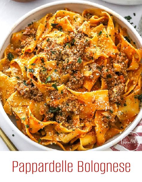 Pappardelle Bolognese (classic recipe!) Pappardelle Bolognese Recipe, Giada Bolognese Recipe, Pasta Dinner Recipes Healthy, Italian Dishes Authentic, Pappardelle Bolognese, Pasta Bolognese Recipe, Pappardelle Recipe, Italian Christmas Dinner, Pappardelle Pasta