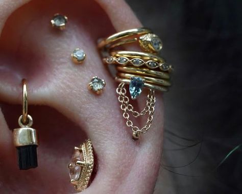 Hippie Ear Piercings, Unique Gauges, Daith Ear Piercings, Coin Slot Piercing, Ear Piercing Curation, Cool Ear Piercings, Pretty Ear Piercings, Jewelry For Girls, Cute Ear Piercings