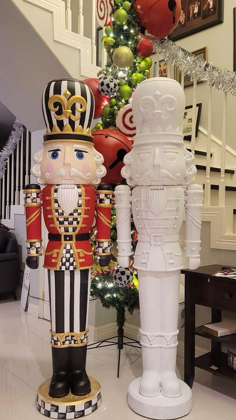 Nutcracker Christmas Tree, Diy Candy Land, Christmas Decora, Nutcracker Decor, Nutcracker Christmas Decorations, Wreath Candy, Candy Land Christmas Decorations, Candy Land Christmas Tree, Christmas Float