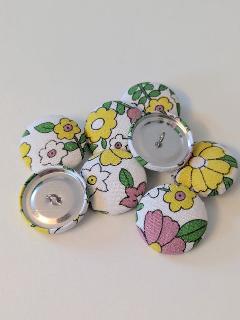 White Floral Fabric-Covered Buttons with Shank | 28mm | Pink, Yellow & Green Design Reuse Fabric, Scraps Of Fabric, Upcycled Fabric, Fabric For Sewing, Bias Binding, Scrap Fabric, Craft Lovers, Fabric Covered Button, Fabric Bundle