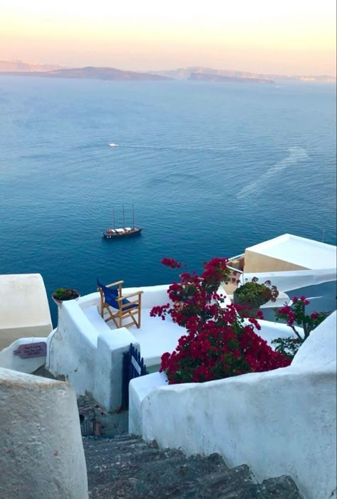 Aesthetic View Wallpaper, Summer Spring Aesthetic, Grecia Santorini, Aesthetic View, Greece Vacation, View Wallpaper, Greece Holiday, Mykonos Greece, Europe Summer