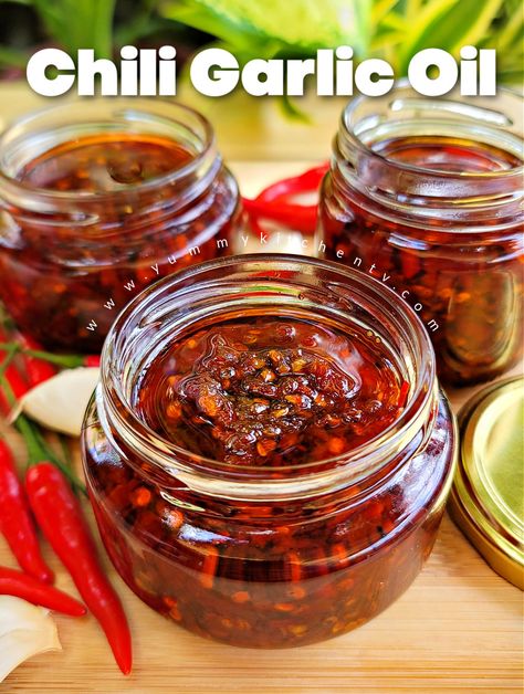 Chili Garlic Oil - Yummy Kitchen Chili Garlic Oil Recipe, Garlic Oil Recipe, Hot Chili Oil, Chili Oil Recipe, Garlic Chips, Elevated Bed Ideas, Elevated Bed, Garlic Oil, Homemade Chili