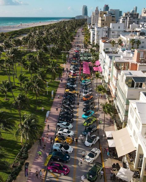 COMPLEX on Instagram: “GTA Vice City. 💥 [📸 @visuallyben]” Ocean Drive Miami, South Beach Florida, Miami Photography, Moving To Miami, Florida Artist, City Skylines, Vice City, Usa Beaches, South Beach Miami