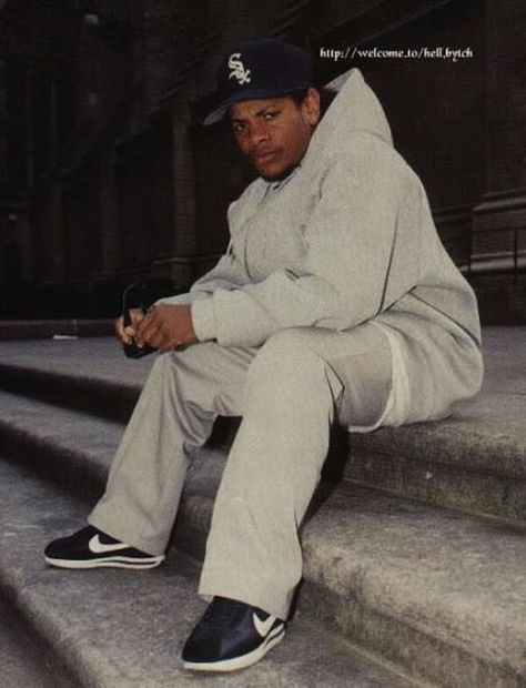 Eazy-E wearing Nike Cortez Nike Cortez Outfit, Nike Cortez Black, 90s Black Men, Eazy E, Black Outfit Men, Hip Hop Classics, Straight Outta Compton, 90s Rap, 90s Hip Hop Fashion