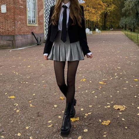 School Skirt Outfits, Justin Russo, Leaves On The Ground, School Uniform Outfits, School Uniform Fashion, University Outfit, School Skirt, Uniform Fashion, Girls Uniforms