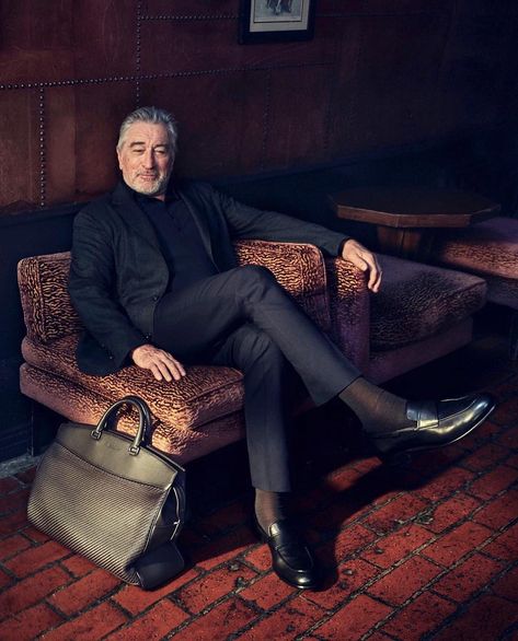 appy Friday! 😍👌🏼🔥 •••••• 📸 Robert De Niro looking stylish and dapper as ever as he poses for Ermenegildo Zegna’s Spring/Summer 2017 Wedding Outfits For Men, Men Over 50, Gentleman Outfit, Wedding Outfit Men, Outfits For Men, Men With Street Style, What To Wear To A Wedding, Business Portrait, Fashion Blogger Style