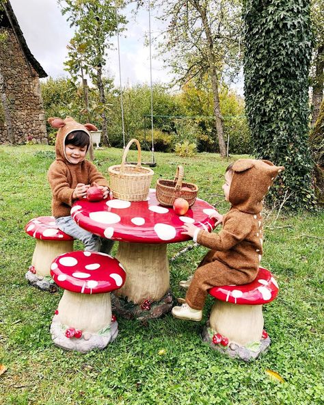 Deer Sitting, Mushroom Chair, Fairy Garden Art, Mushroom Stool, Fairy Baby Showers, Mushroom Crafts, Bohemian Garden, Mushroom Table, Dream Yard