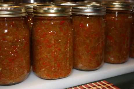 pepper relish 011 Sweet Pepper Relish, Hot Pepper Relish, Fruit Butters, Provident Living, Pepper Relish, Preserving Foods, Canning Pickles, Canning Food, Canning Vegetables