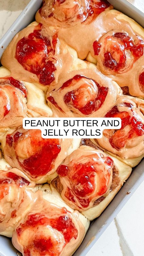 Peanut Butter And Jelly Rolls Peanut Butter Jelly Recipes, Butter Roll Recipe, Buttery Rolls, Sweet Roll Recipe, Baking Secrets, Peanut Butter Roll, Peanut Butter Sandwich, Drink Recipes Nonalcoholic, Bread Shaping