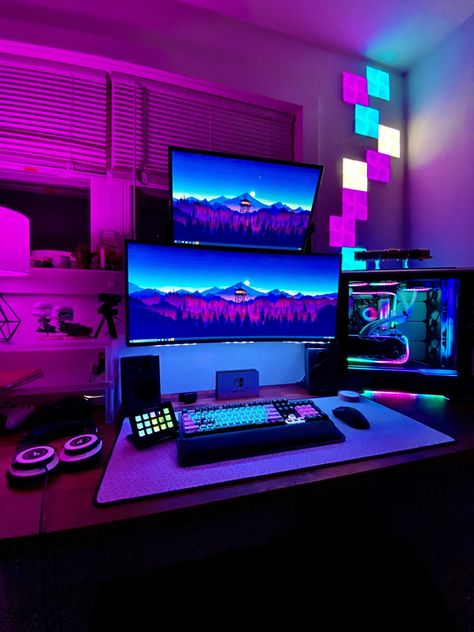 Small Game Rooms, Gaming Setup Ideas, Gaming Desk Setup, Gaming Room Ideas, Best Gaming Setup, Gaming Rooms, Computer Gaming Room, Gamer Setup, Setup Gamer