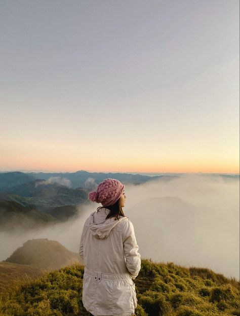 Mt Pulag Mt Pulag Outfit, Hiking Girl Aesthetic, Mt Pulag, Hiking Girl, Sea Of Clouds, 2025 Vision, Mountain Hiking, Boyfriend Pictures, Vision Board