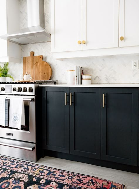 modern home inspiration #decor #style #interiors Model Dapur, Kabinet Dapur, Black Kitchen Cabinets, New Kitchen Cabinets, Classic Kitchen, White Kitchen Cabinets, Kitchen Redo, Kitchen Remodel Idea, Black Kitchens