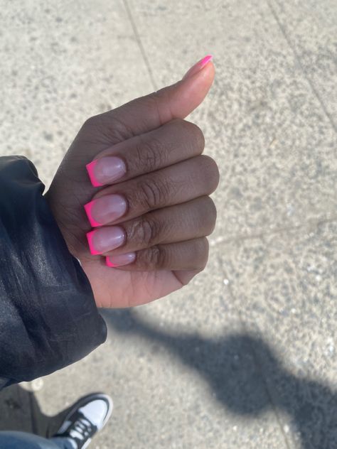 Pretty Pink Nails French Tip, Short Pink Tips Nails, Pink French Tip Nails With Design Square, Square Pink Tips, Neon Pink French Tip Nails Square, Short Square French Tip Acrylic Nails Pink, Cute Nails Acrylic Short French Tip, Short French Tip Square Nails, Summer French Tips Short