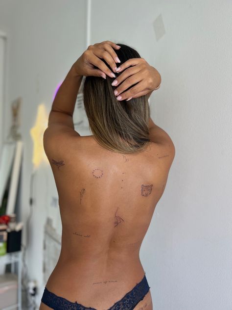 Shoulder Placement Tattoos, Sticker Tattoo Back, Be Patient Tattoo, Mini Back Tattoo, Tiny Back Tattoo, Back Line Tattoo, Dainty Back Tattoo, Fineline Back Tattoo, Small Back Tattoos For Women