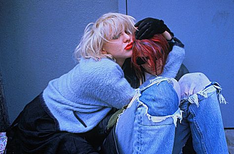 Courtney And Kurt, Courtney Love Kurt Cobain, Kurt Cobain Courtney Love, Where Did You Sleep Last Night, Kurt Cobain Quotes, Kurt Courtney, Courtney Love Hole, Kurt And Courtney, Kurt Nirvana