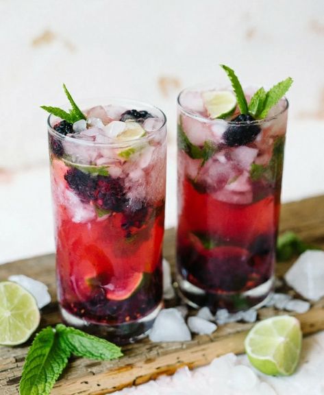 Blackberry Drink Recipes, Blackberry Mojito, Blackberry Drinks, Blueberry Mojito, Mojito Mocktail, Virgin Mojito, Blueberry Syrup, Mojito Recipe, Mocktail Recipe