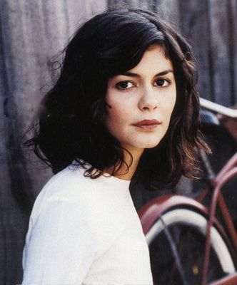 16 Ways To Wear Your Hair Under A Hat, Because It's Really, Really Cold Outside Audrey Tautou, Mata Hari, Shoulder Length Hair Cuts, Long Hair With Bangs, Penteado Cabelo Curto, Henry Ford, Hair Envy, Grunge Hair, Shoulder Length Hair