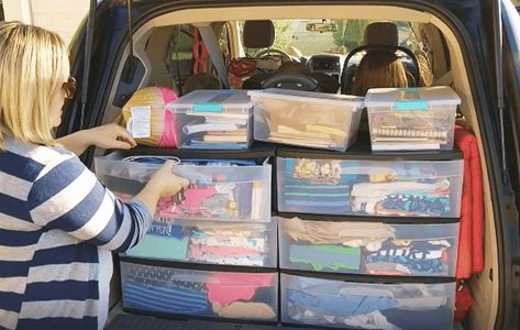 Packing A Car For A Road Trip, How To Pack A Car For A Road Trip, Car Vacation Road Trip Hacks, Roadtrip Organization Hacks, Roadtrip Packing Hacks, Road Trip Car Packing, Organizing Car For Long Road Trip, Car Organization For Road Trips, Car Organization Ideas For Road Trips