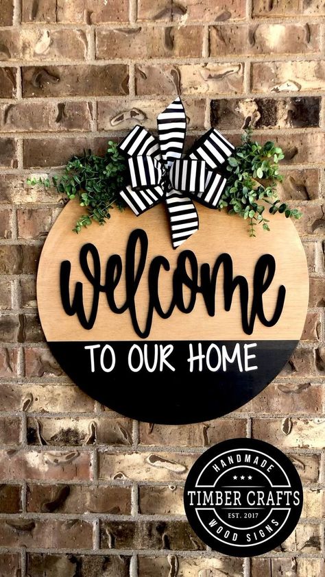 Signs Diy Wooden, Diy Wooden Signs, Timber Crafts, Diy Wood Crafts, Welcome Door Hanger, Door Hangers Diy, Wooden Signs Diy, Door Signs Diy, Wooden Door Signs