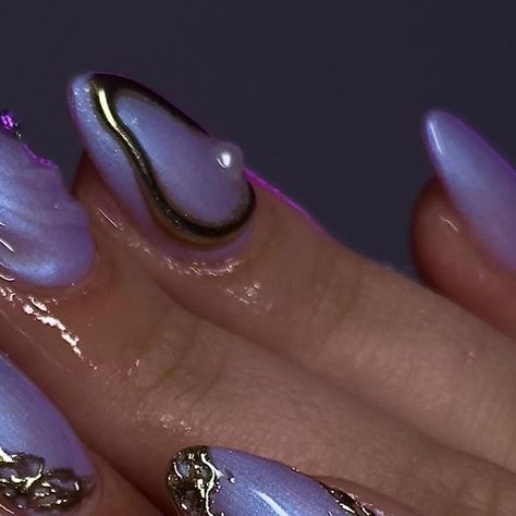 Ursula Inspired Nails, Ursula Nail Art, Ursula Nails, Almond Tips, Vanessa Nails, Little Mermaid Makeup, Nail Short, Iridescent Mermaid, Miami Nails