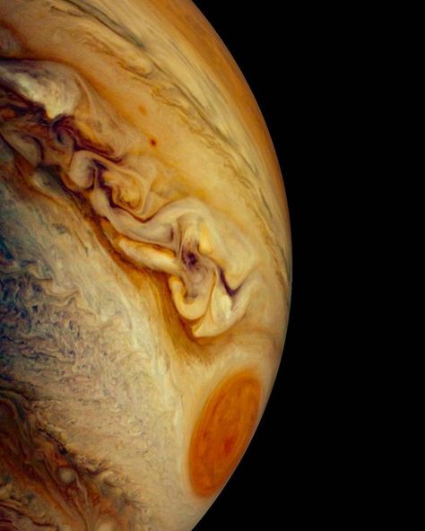 NOVA on Instagram: “The Great Red Spot you see here on Jupiter is a storm bigger than the Earth itself, and it’s there because of the Coriolis effect. This…” Jupiter Red Spot, Jupiter Storm, Jupiter Poster, Saturn Art, Great Red Spot, Waxing Moon, Jupiter Moons, Poster Ideas, A Storm