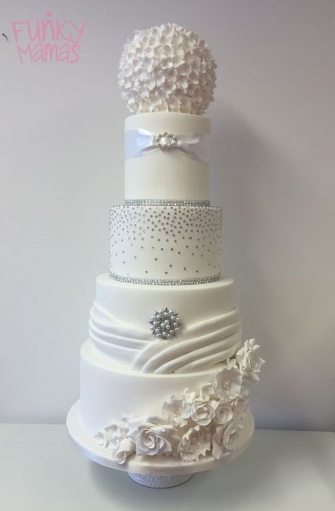 Glamour and Glitz Wedding Cake Glitz Wedding, Sparkly Wedding Cakes, Cakes Elegant, Metallic Cake, Bling Cakes, Ivory Wedding Cake, Cake Beautiful, Wedding Cakes Elegant, Big Wedding Cakes