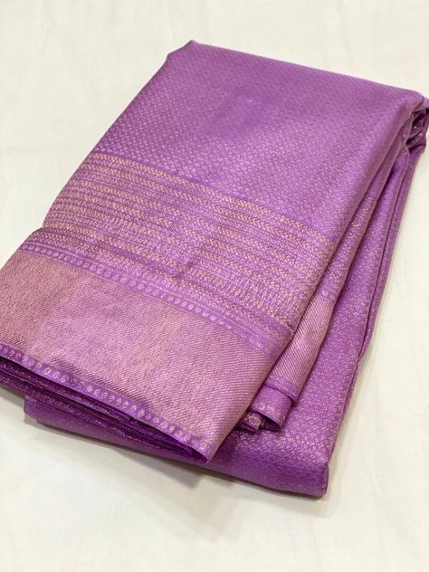 Lilac Kanchipuram Saree, Indian Women Painting, Silk Saree Kanchipuram, Bengali Bride, Indian Silk Sarees, Wedding Saree Indian, Gold Bride Jewelry, Hand Embroidery Art, Bride Jewellery