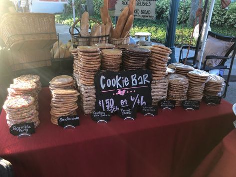 Nothing Beats Fantastic Florida Farmers Markets • Authentic Florida Farmers Market Pie Display, Homemade Items To Sell At Farmers Market, What To Sell At Farmers Market Ideas, Baked Goods At Farmers Market, Cookie Vendor Booth Display Ideas, Food To Sell At Farmers Market, Bake Sale Display Ideas, Baked Goods To Sell At Farmers Market, Farmers Market Display Baked Goods