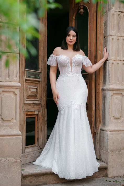 Simple White Wedding Dress Plus Size, Gown For Plus Size Women Wedding, Plus Size Wedding Gowns Beach, Curvy Bridal Dress, Plus Size Wedding Dresses Pearls, Plus Size Mermaid Wedding Dress Curvy Bride, Plus Size Wedding Dresses Fit And Flare, Long Sleeve Mermaid Wedding Dress Plus Size, Mermaid Wedding Dress With Sleeves Curvy