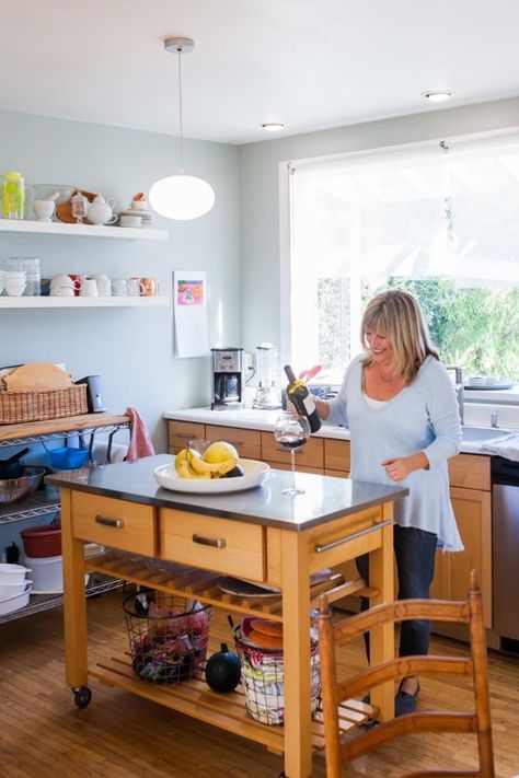 Tara & Thierry's Charming Cottage — House Tour Garage Expansion, Kitchen Without Cabinets, Organize A Kitchen, Cottage Apartment, Small Kitchen Organization, Kitchen Organization Diy, Cabinet Space, Tiny Kitchen, How To Organize