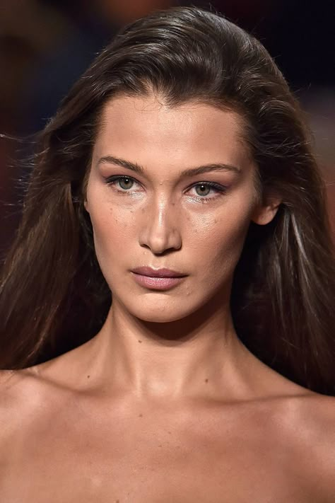 Model Makeup, Bella Hadid Makeup, Face Structure, Bella Beauty, Isabella Hadid, Fox Eyes, Combination Skin Type, Bella Gigi Hadid, Chic Makeup