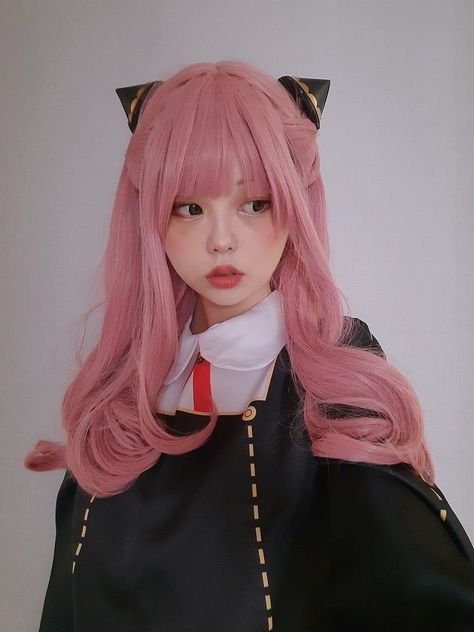 Pink Hair Anime Cosplay, Cute Halloween Costumes Anime, Kawaii Cosplay Anime, Anya Cosplay Makeup, Cosplaystyle Mujer Anime, Anya Spy X Family Cosplay, Cosplay Ideas Women Anime, Pink Hair Cosplay, Anya Hair