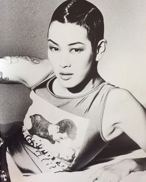 Jenny Shimizu by Ellen Von Unwerth Vogue Italia March 1995 Jenny Shimizu, Masc Girl, A Life Less Ordinary, Kiko Mizuhara, Vogue Archive, Ellen Von Unwerth, Tim Walker, Short Sassy Hair, German Fashion